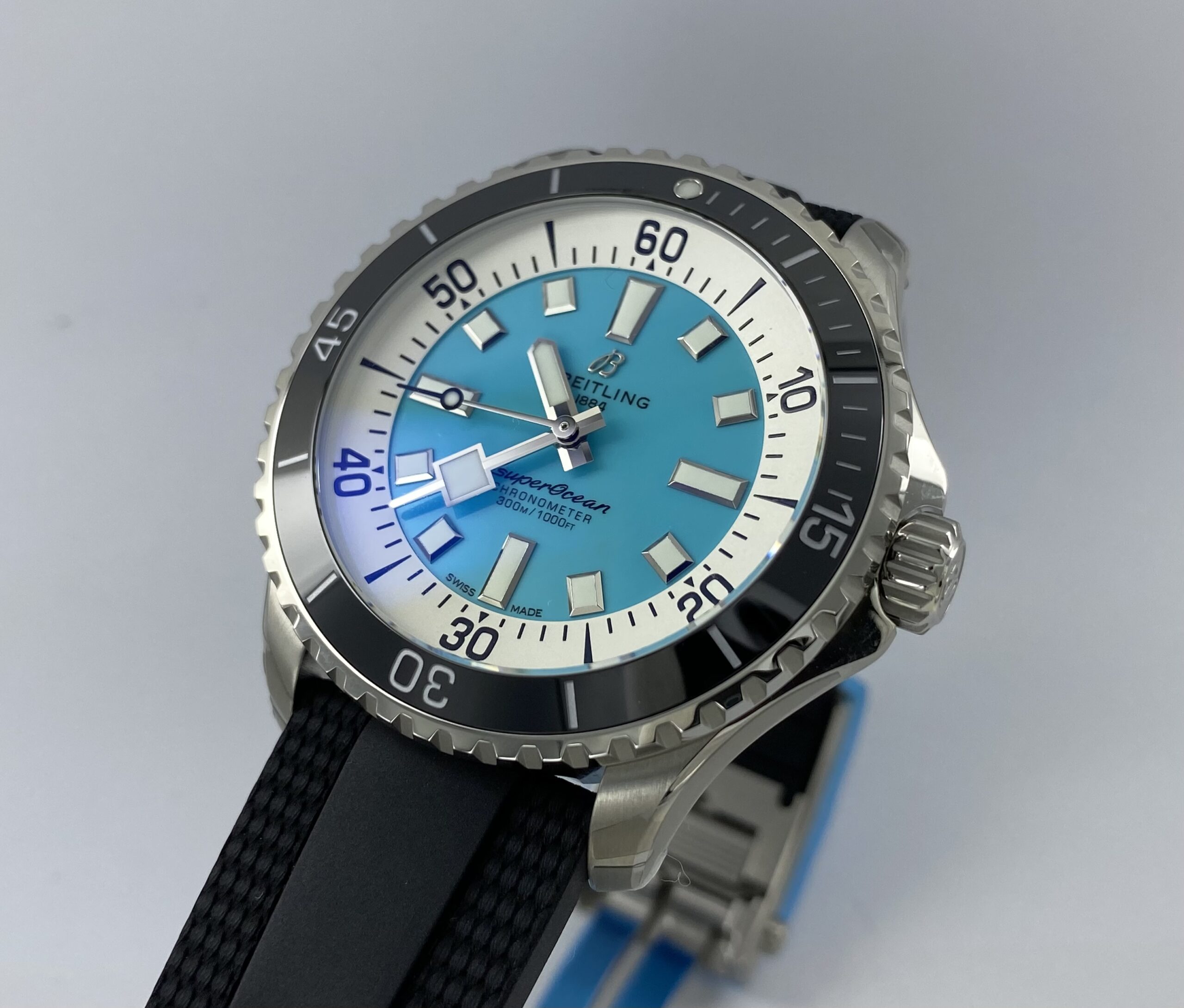 Breitling Superocean 44 – Clockwise