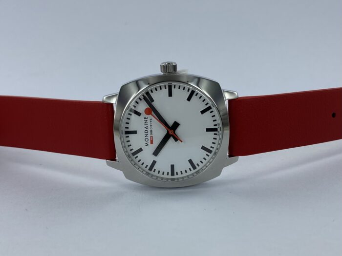Mondaine Petite Cushion MSL.31110.LCV Clockwise Hellevoetsluis