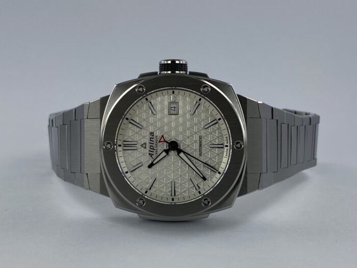Alpiner Extreme Automatic Titanium AL-525S3AE1B Clockwise Hellevoetsluis