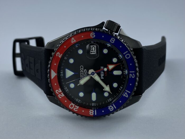 Seiko 5 sports Pepsi GMT SSK047 Clockwise Hellevoetsluis