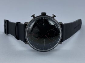 Junghans Max Bill Chronoscope Bauhaus 27/4409.02 Clockwise Hellevoetsluis