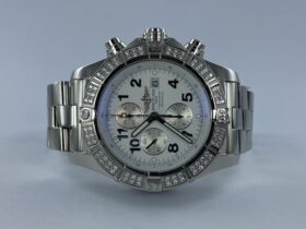 Breitling Super Avenger A13370Clockwise Hellevoetslsuis