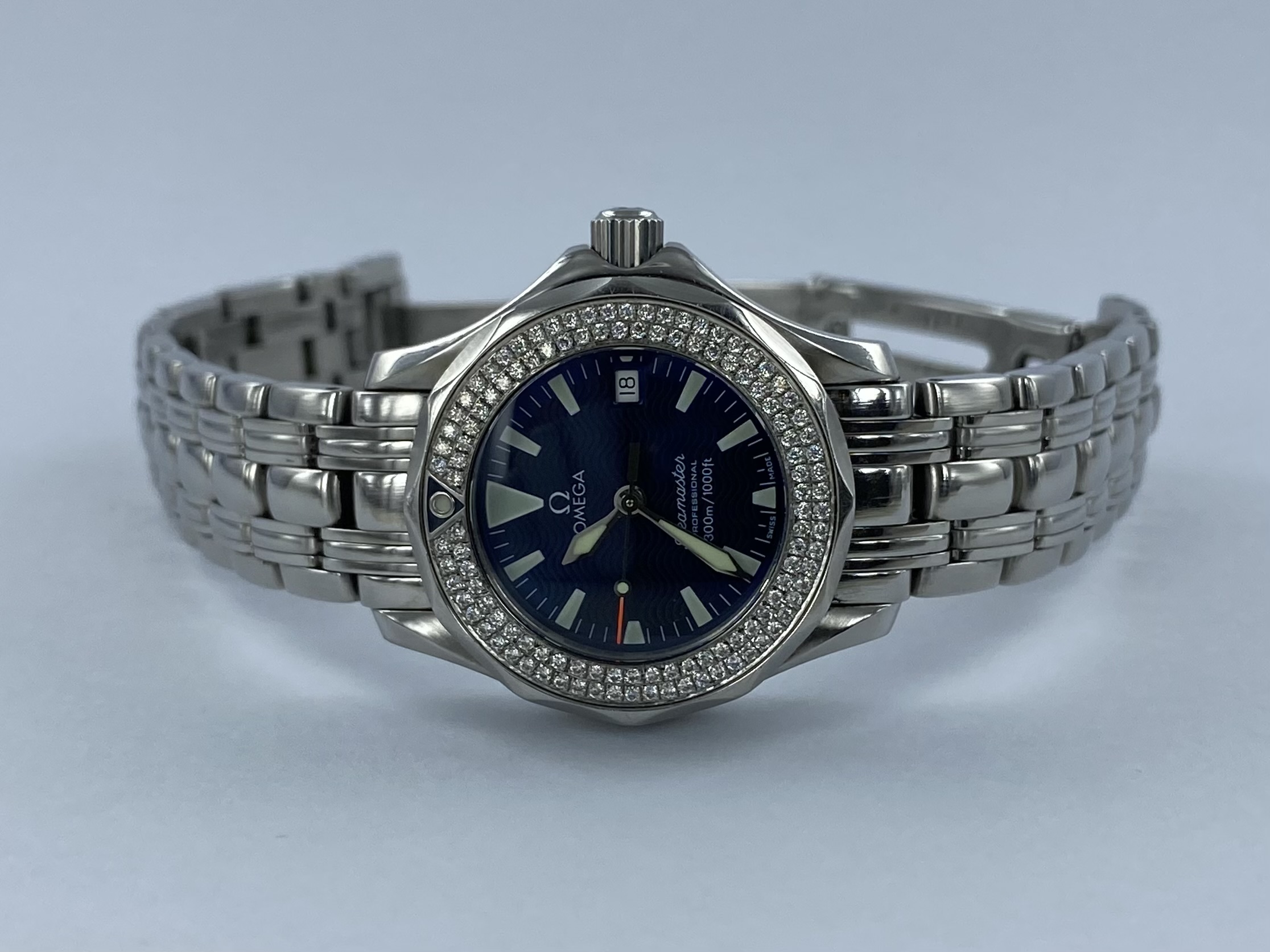 Omega Seamaster Diver 300 M Lady DIAMONDS BEZEL 212.15.28.61.51.001 Clockwise Hellevoetsluis Omega Seamaster Diver 300 M Lady DIAMONDS BEZEL 212.15.28.61.51.001 Clockwise Hellevoetsluis