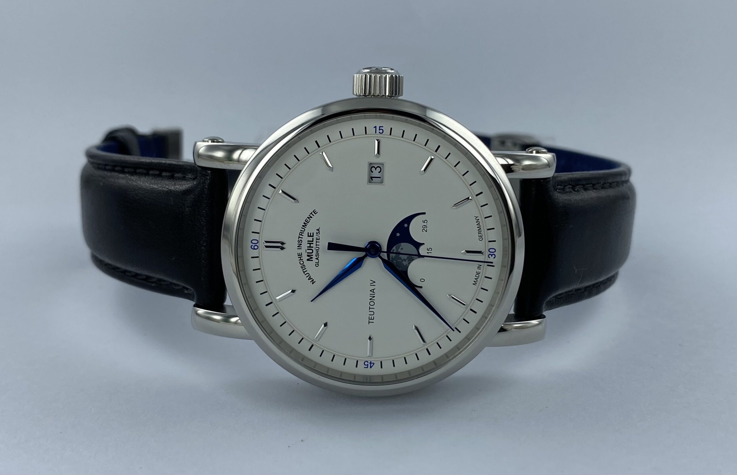 Muhle Glashutte Teutonia IV Moonphase M1-44-05-200 LB Clockwise Hellevoetsluis Muhle Glashutte Teutonia IV Moonphase M1-44-05-200 LB Clockwise Hellevoetsluis