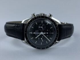 Omega Speedmaster Professional Moonwatch ref nr. 310.30.42.50.01.001 Clockwise Hellevoetslyuis